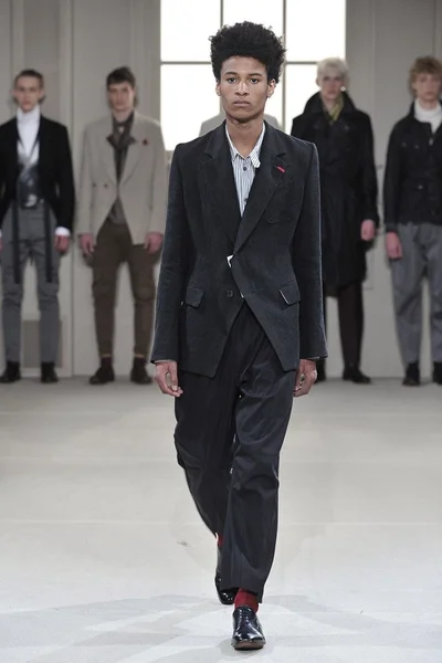 Look 12